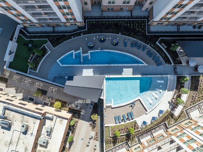 Piscina - Harden at Public Market