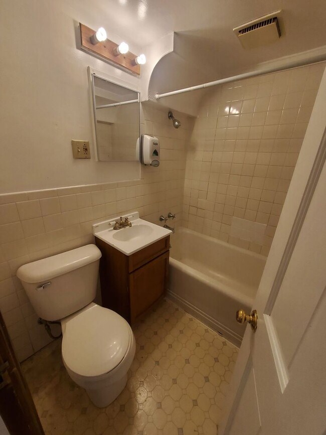 Foto del edificio - 1506-1508 Carlisle Ave. (Duplex)