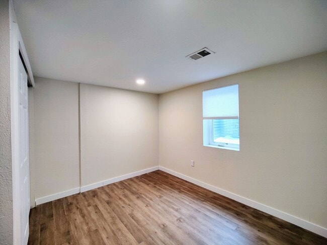 Building Photo - 7770 S Kit Carson Dr