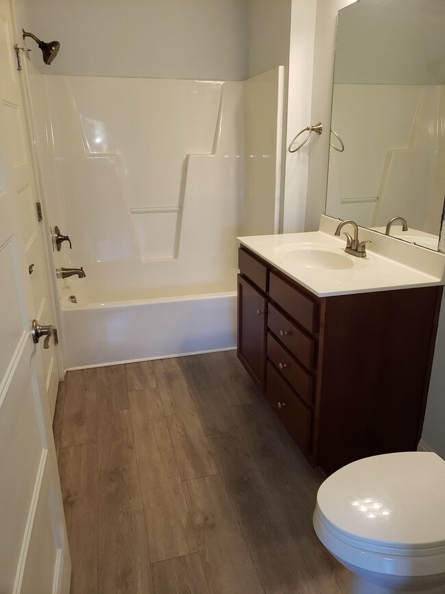 Building Photo - 2 Bedroom North Raleigh for rent