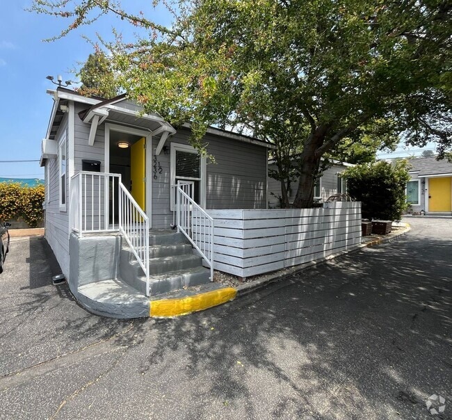 Building Photo - 3232 Verdugo Rd