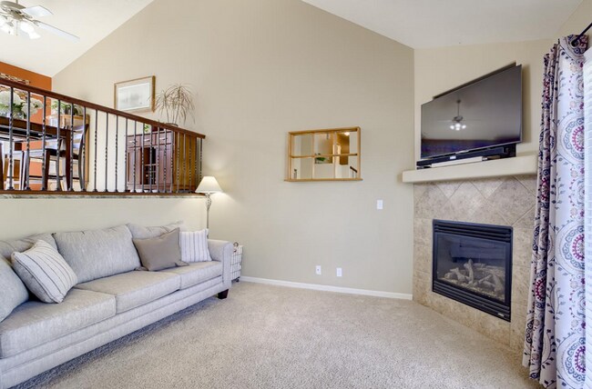 Building Photo - Spacious 3 Bedroom In Prime La Vista Locat...