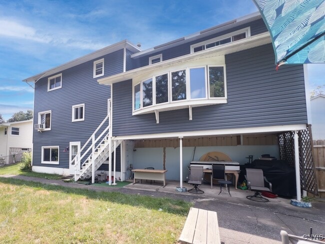 Foto del edificio - 7189 Coventry Rd N