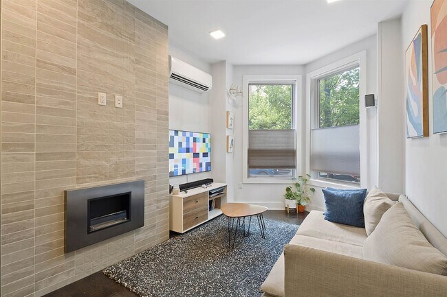 Foto del edificio - 367 2nd Street Unit 102