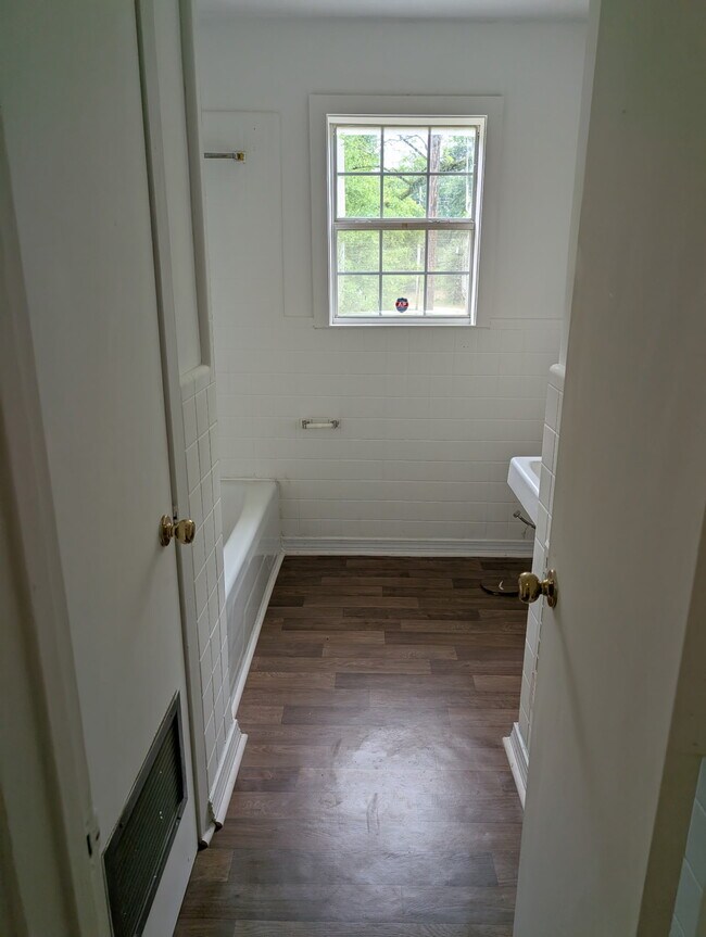 Building Photo - 271 Wilcox St