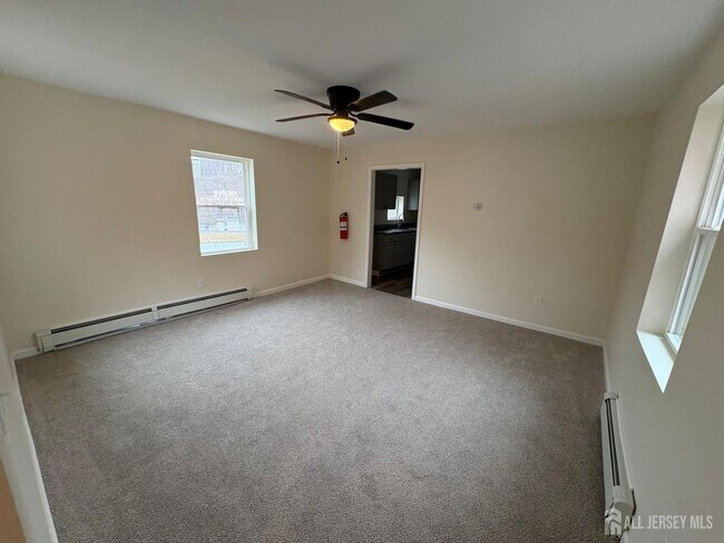 Foto del edificio - 786 S Main St