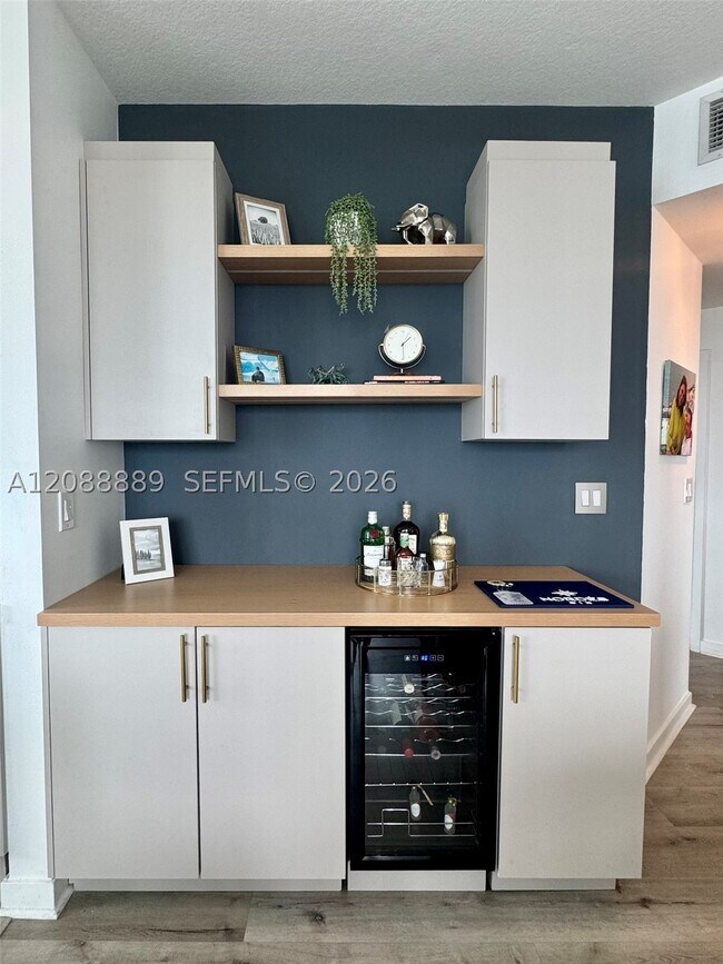 Foto del edificio - 1111 SW 1st St