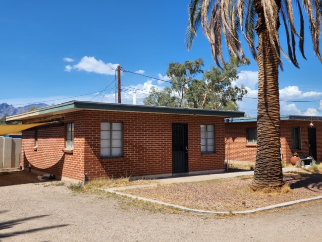 Building Photo - 2531 N Edith Blvd