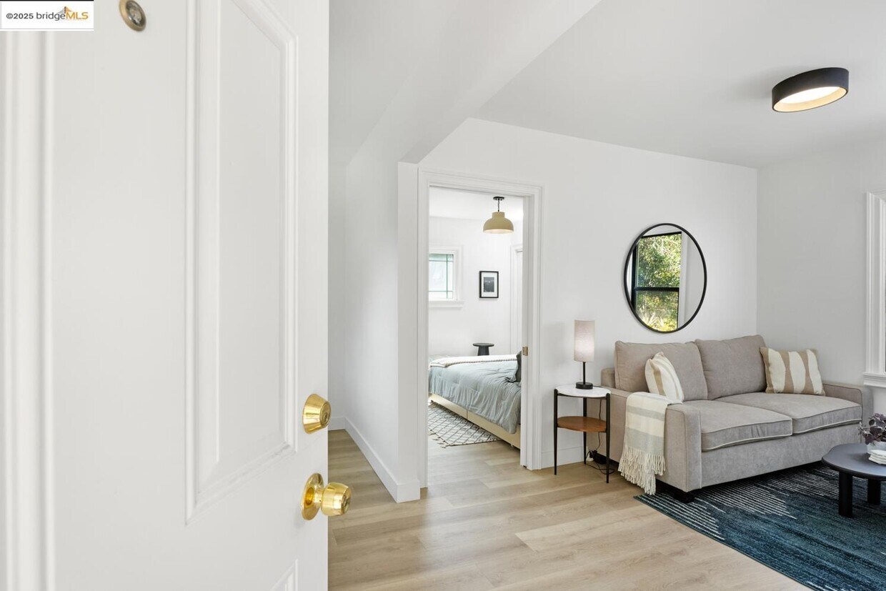 Foto principal - 846 Mandana Blvd