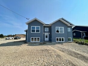 Building Photo - 55 N Pond Rd