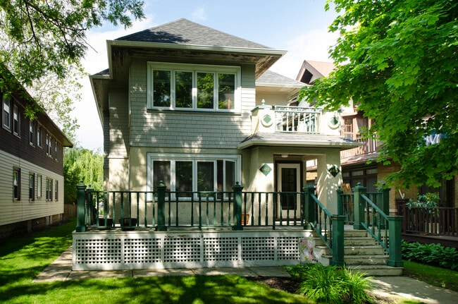 Building Photo - 4481 N Frederick Ave