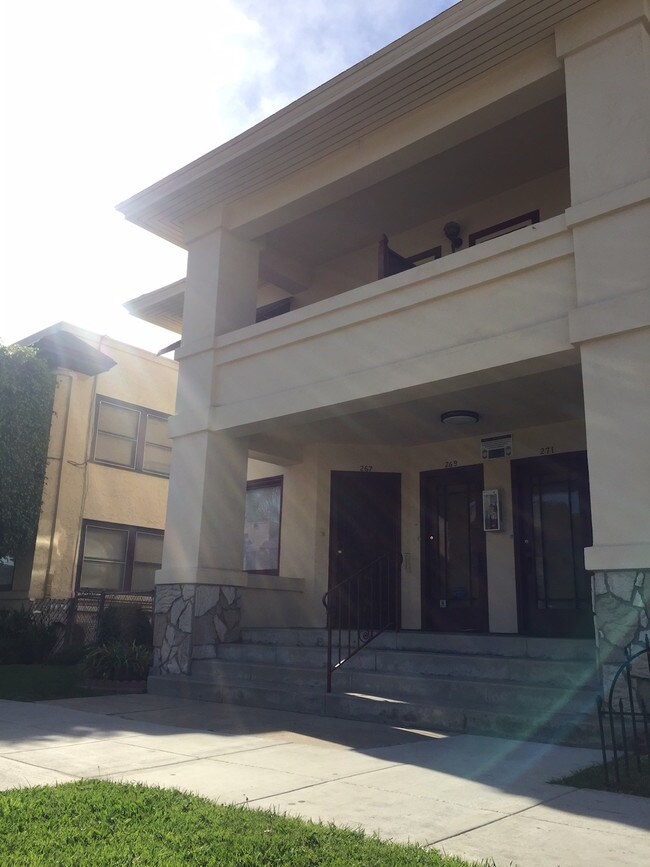 Building Photo - 271 Cerritos Ave