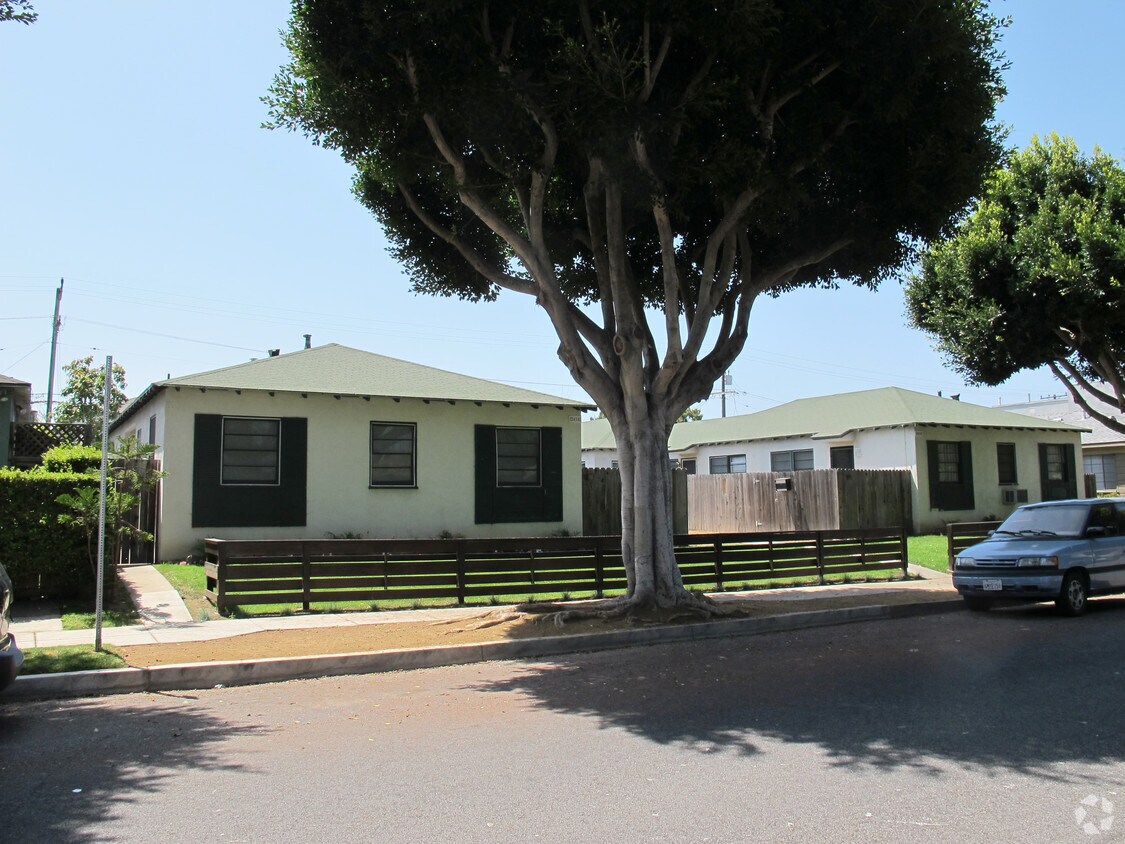 Foto del edificio - 2414-2418 Oak St