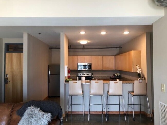 Foto del edificio - 219 E 7th