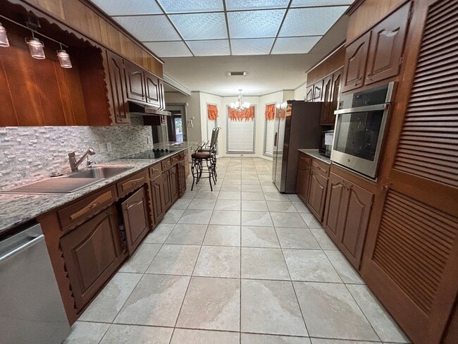 Building Photo - HALF OFF First Full Month's Rent!!!! SPACIOUS HOME IN NORTH BOSSIER