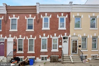 Building Photo - 1440 N Dover St