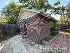 Building Photo - 601 1/2 S Emerson St
