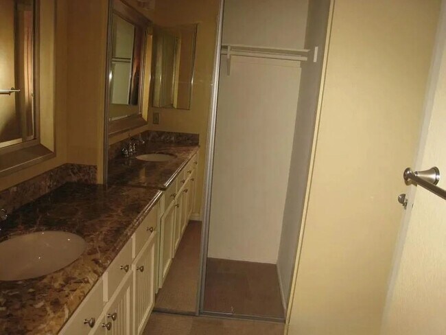 Foto del edificio - 4015 Porte La Paz