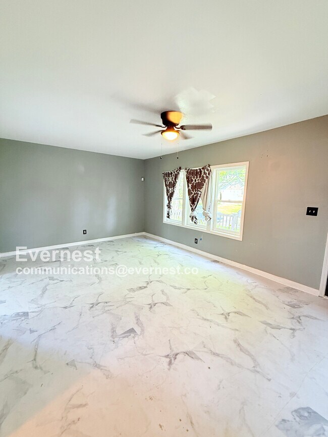 Foto del edificio - 12653 Waltham St