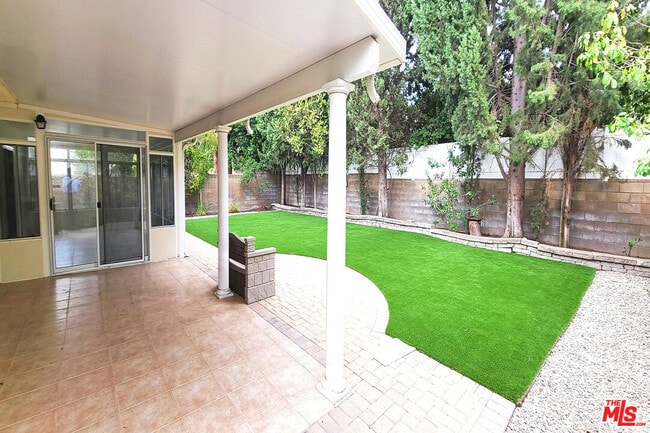 Foto del edificio - 10000 Hanna Ave