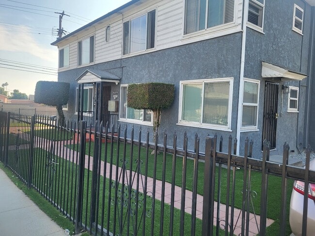 Building Photo - 10239 S 8th Ave