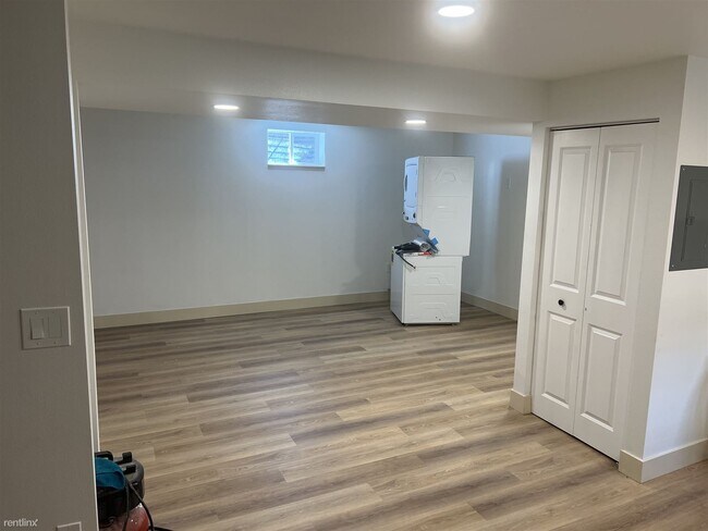 Foto del edificio - Room for Rent, 1 bath 4plex - 2960 South D...