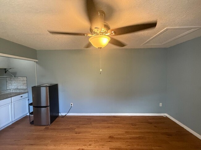 Building Photo - 843 Caribbean Dr
