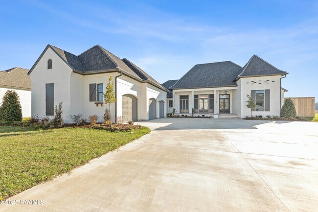 Foto del edificio - 109 Trailing Oaks Dr