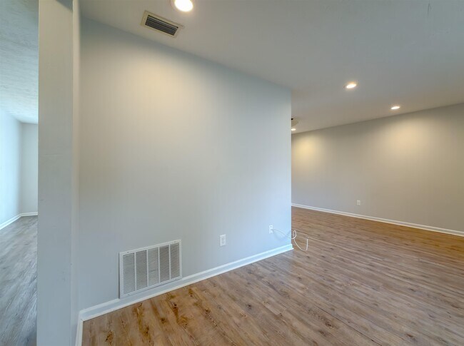 Foto del edificio - 3235 Springdale Dr