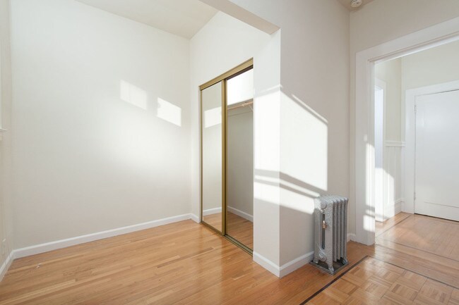Foto del edificio - 1547 Clay St