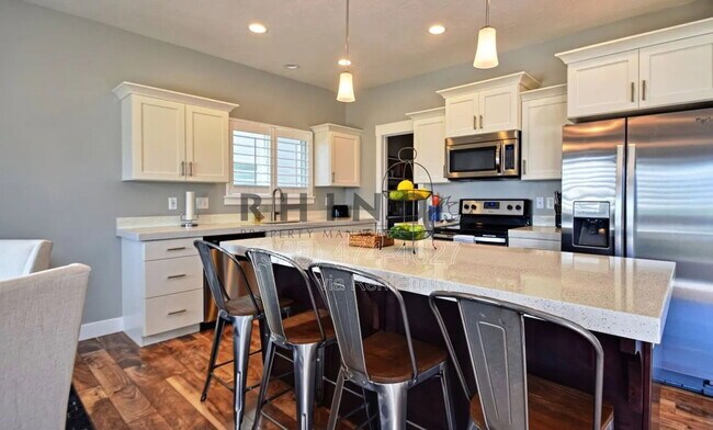 Foto del edificio - 7478 N Hutch Ln