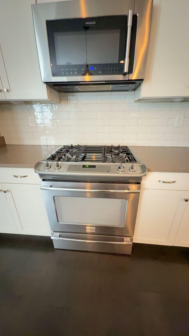 Foto del edificio - 40 Oak Ave