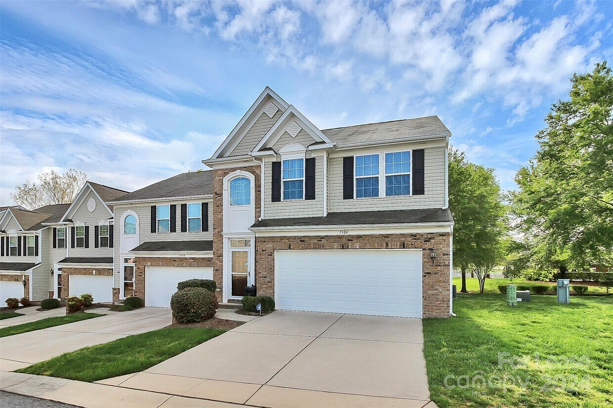 7304 Gallery Pointe Ln, Charlotte, NC 28269 Townhome Rentals in Charlotte NC