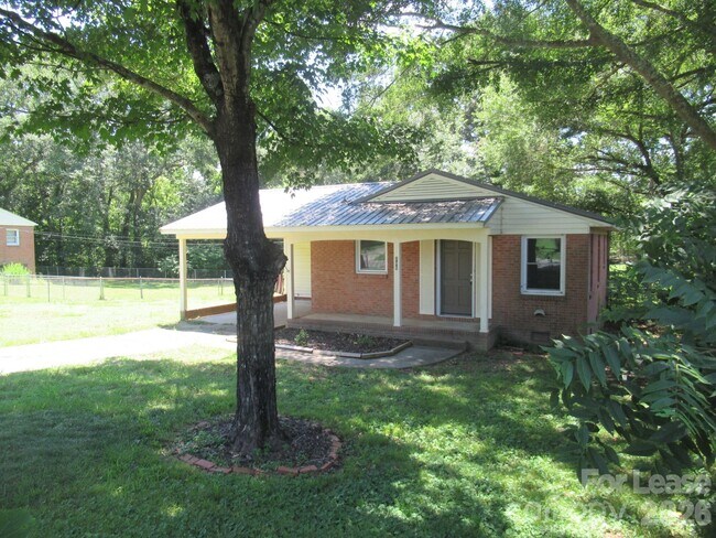 Foto del edificio - 208 Crescent Ct