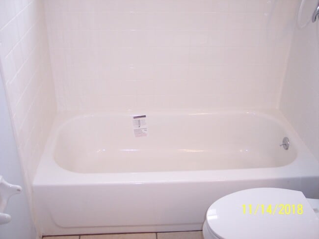 Building Photo - Beautiful 3 Bed 1 Bath Single Family Home
