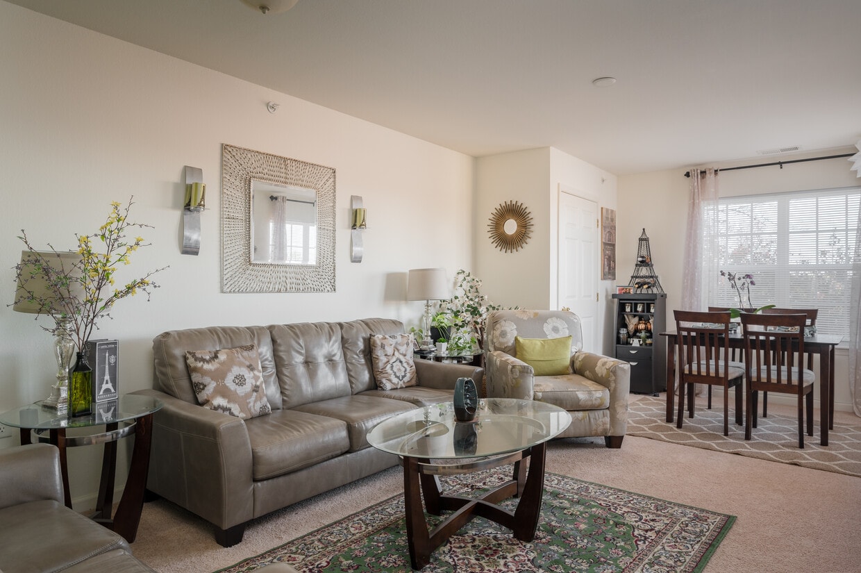 Living Room - Lynnhaven Cove