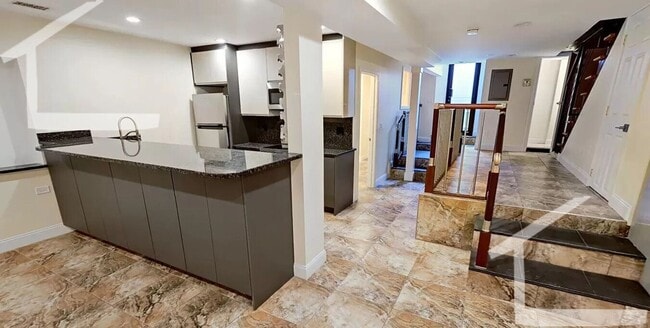 Foto del edificio - 17 Saint Mary's Ct #3C Brookline MA 02446