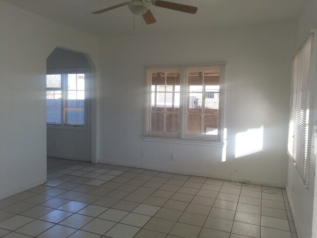 Foto del edificio - 1622 W Polk St