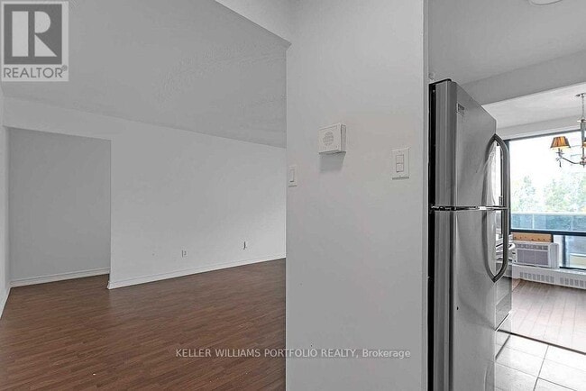 Building Photo - 921 Midland Ave
