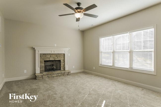 Building Photo - 1255 Awenasa Dr