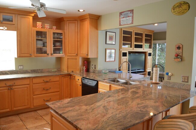 Foto del edificio - 7540 Hollyridge Rd