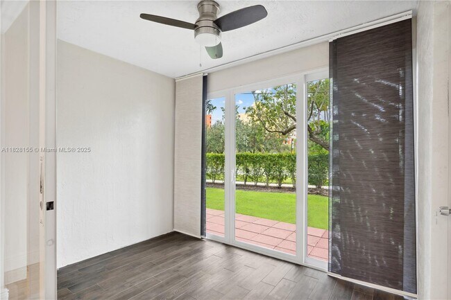 Foto del edificio - 31 Whitehead Cir
