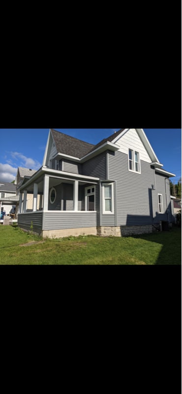 Building Photo - 711 W Water St