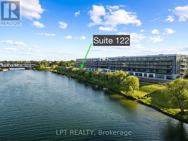 Building Photo - 122 Prince Charles Dr S