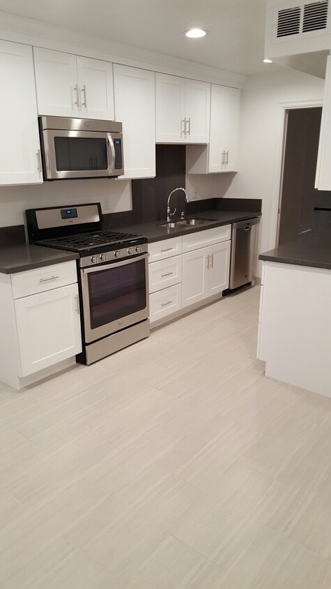 Foto principal - 1830 Kelton Ave