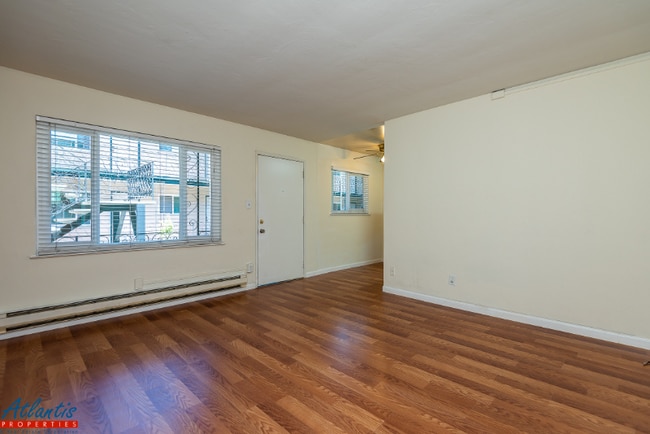 Photo - 420 S Third St Apartment