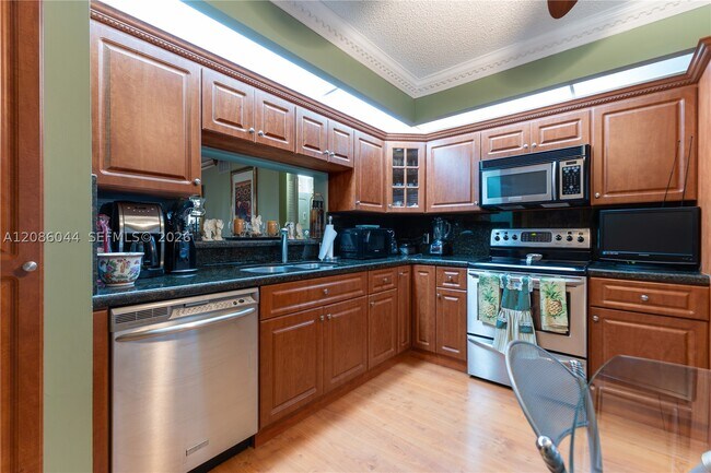 Building Photo - 1600 SW 127th Way