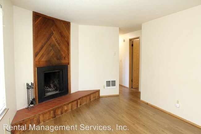 Building Photo - 548-550 NE Tillamook St
