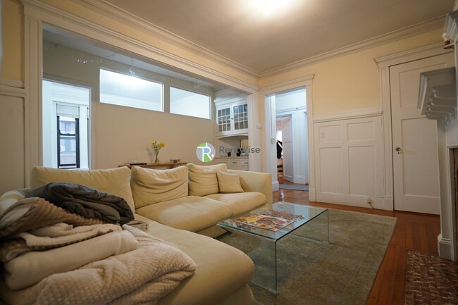 Foto del edificio - 452 Park Dr