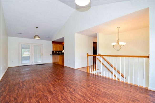 Building Photo - 5348 Cave Spring Ln